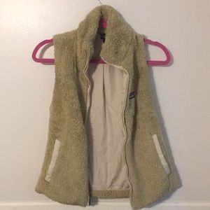 Patagonia Women’s Los Gatos Fleece Vest